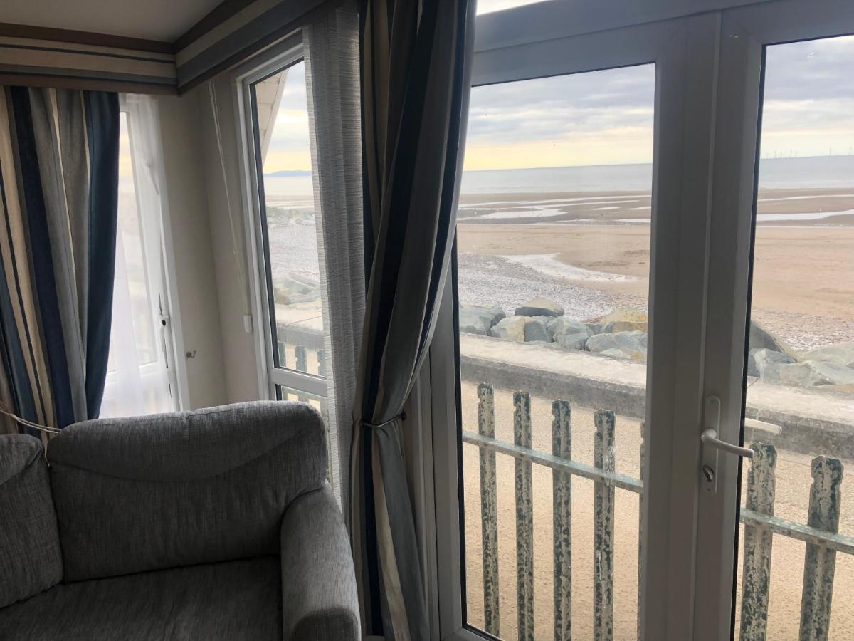 Caravan Hire Golden Sands Sea Front Kinmel Bay 외부 사진