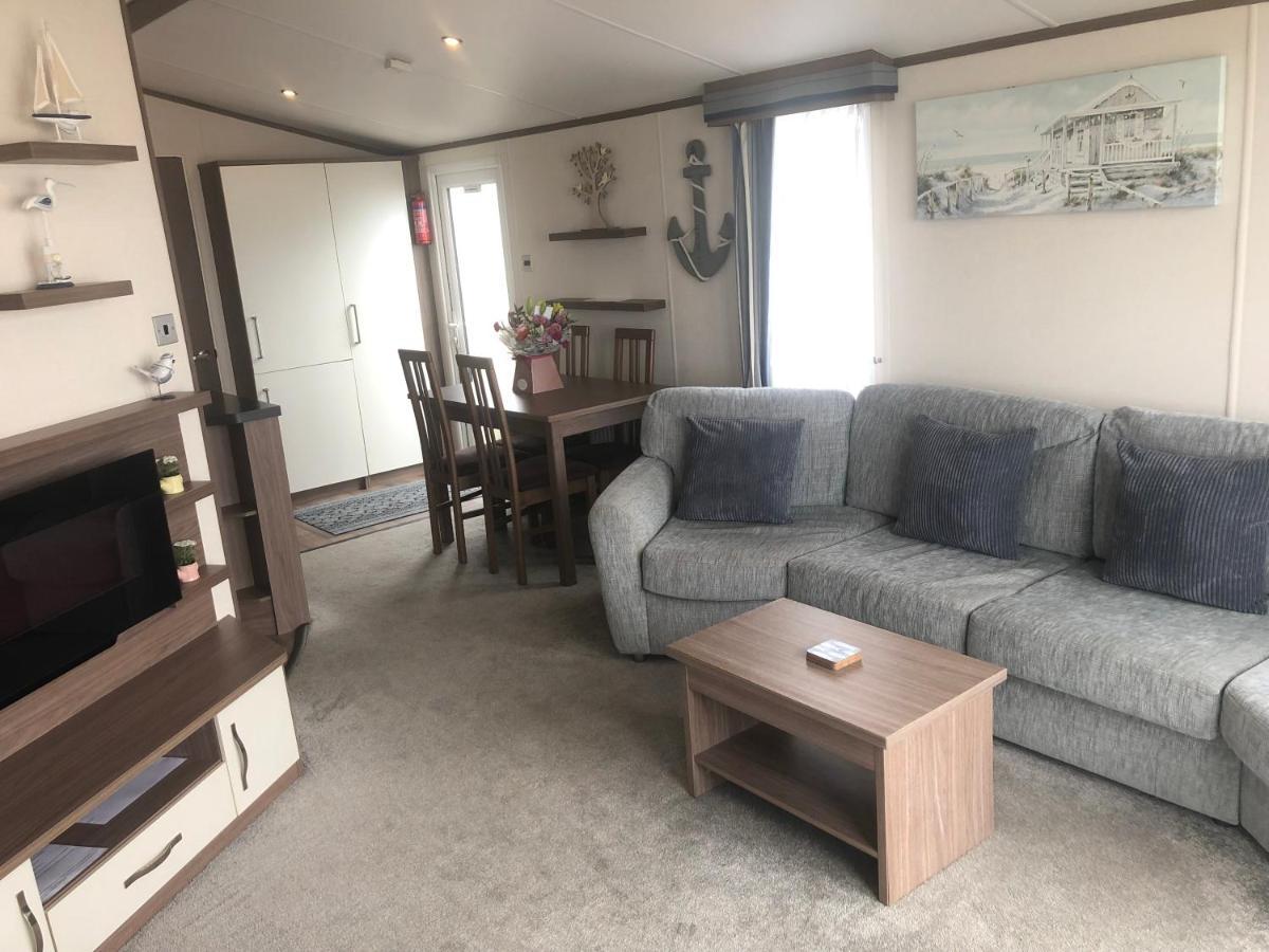 Caravan Hire Golden Sands Sea Front Kinmel Bay 외부 사진