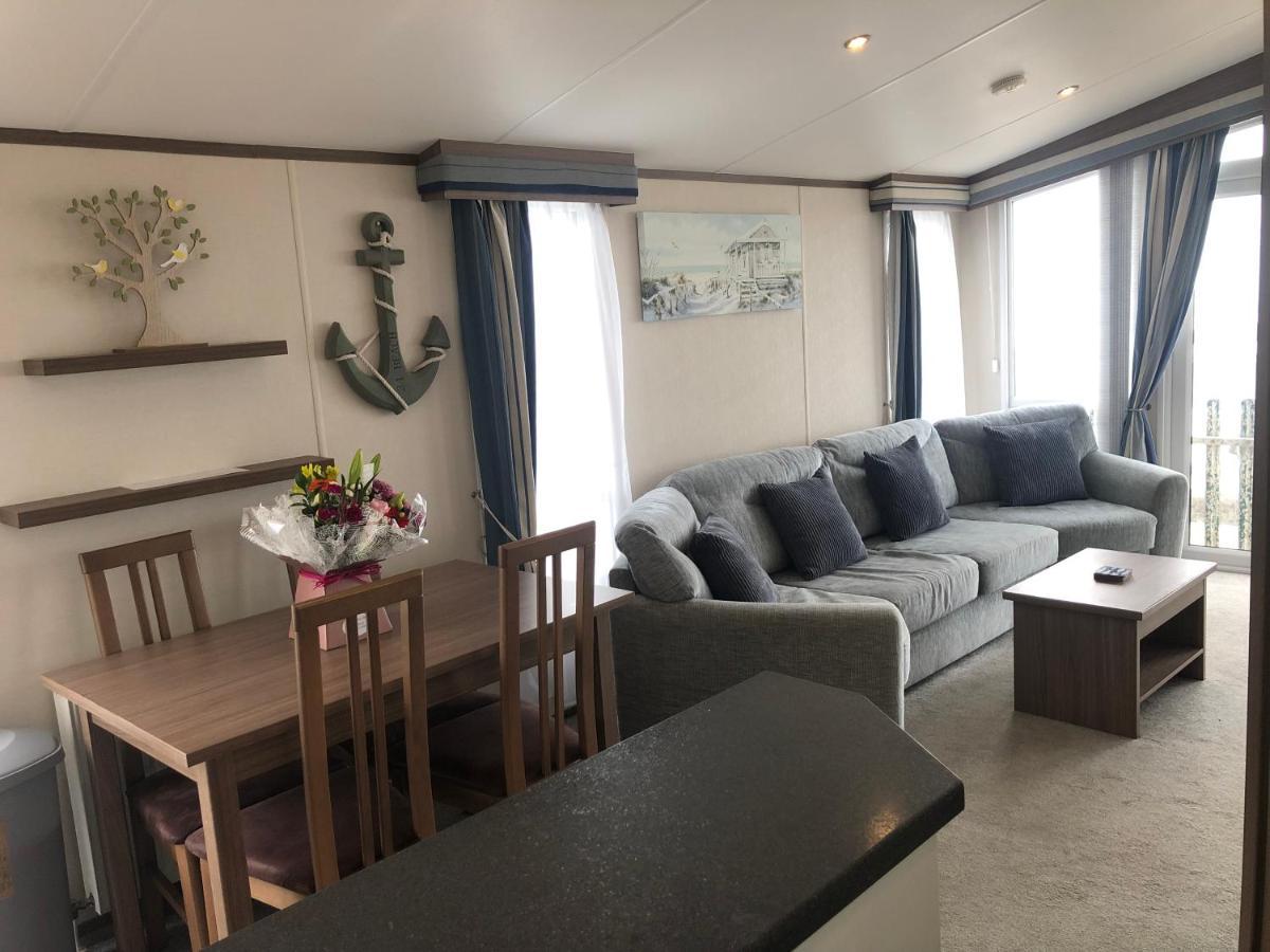 Caravan Hire Golden Sands Sea Front Kinmel Bay 외부 사진