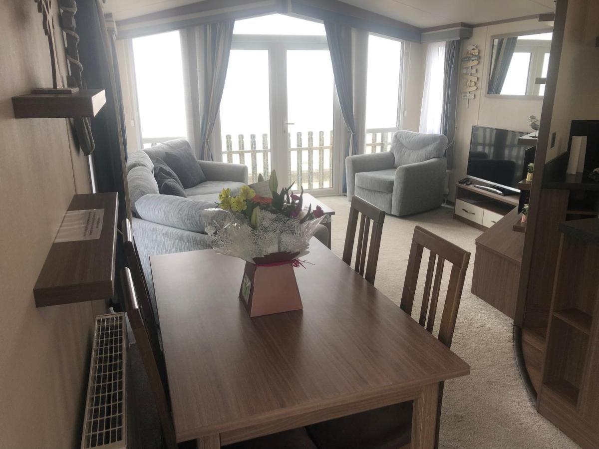 Caravan Hire Golden Sands Sea Front Kinmel Bay 외부 사진