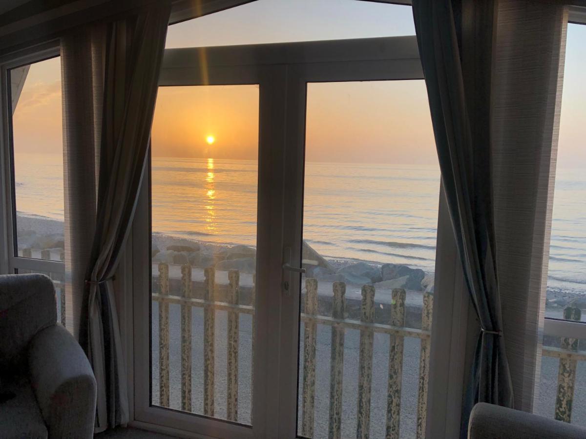Caravan Hire Golden Sands Sea Front Kinmel Bay 외부 사진