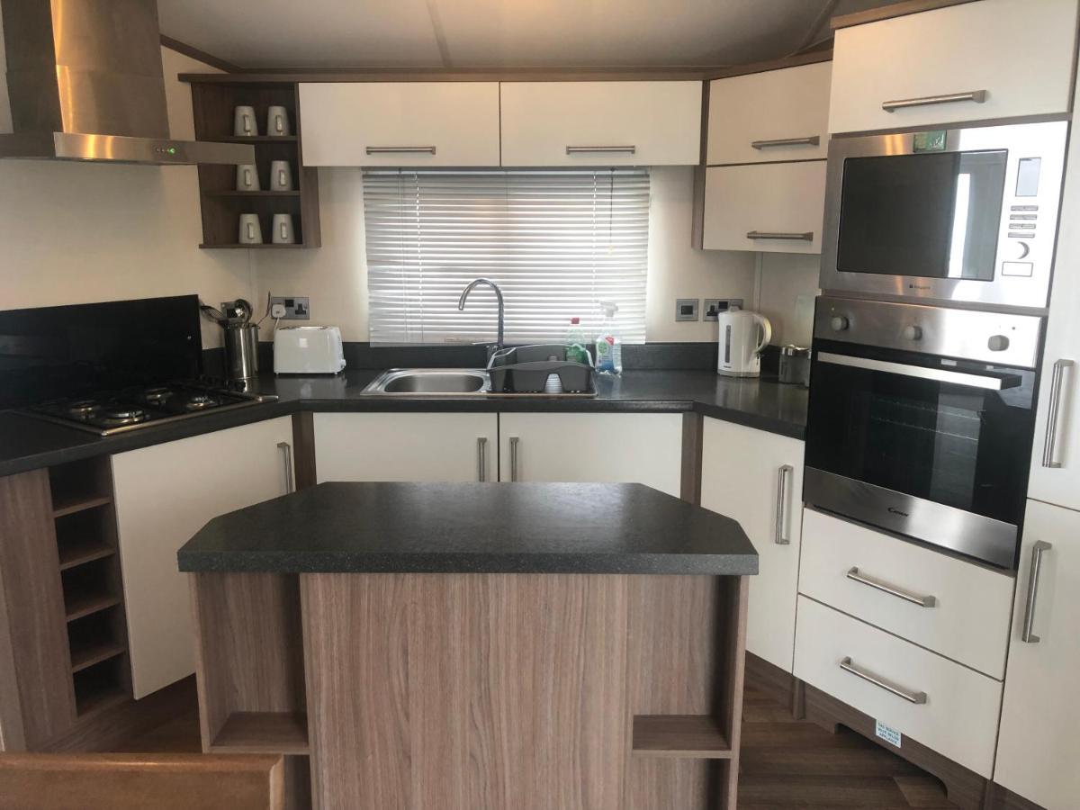 Caravan Hire Golden Sands Sea Front Kinmel Bay 외부 사진