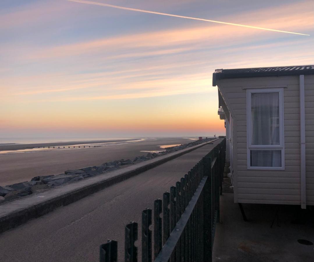 Caravan Hire Golden Sands Sea Front Kinmel Bay 외부 사진