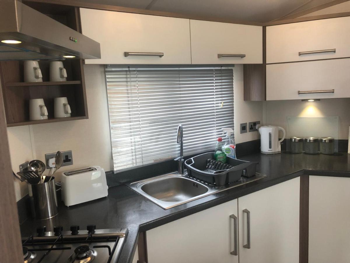 Caravan Hire Golden Sands Sea Front Kinmel Bay 외부 사진