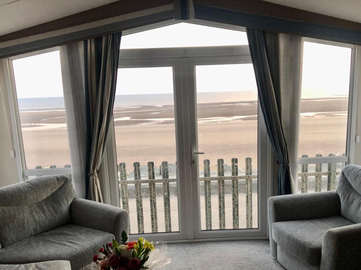 Caravan Hire Golden Sands Sea Front Kinmel Bay 외부 사진