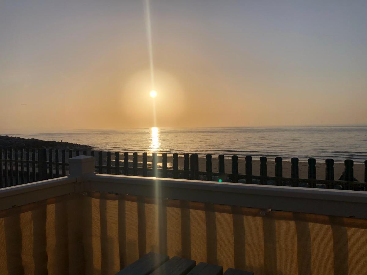 Caravan Hire Golden Sands Sea Front Kinmel Bay 외부 사진